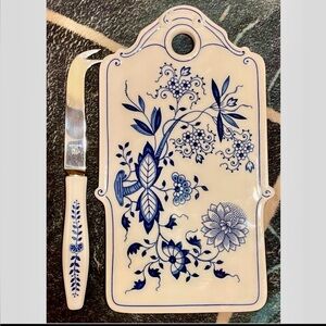 Hutschenreuther Blue Onion cheese board/ breakfast board with knife